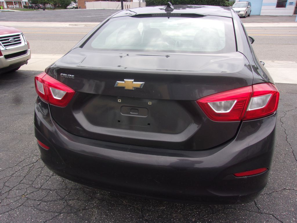 2017 Chevrolet Cruze Image 7