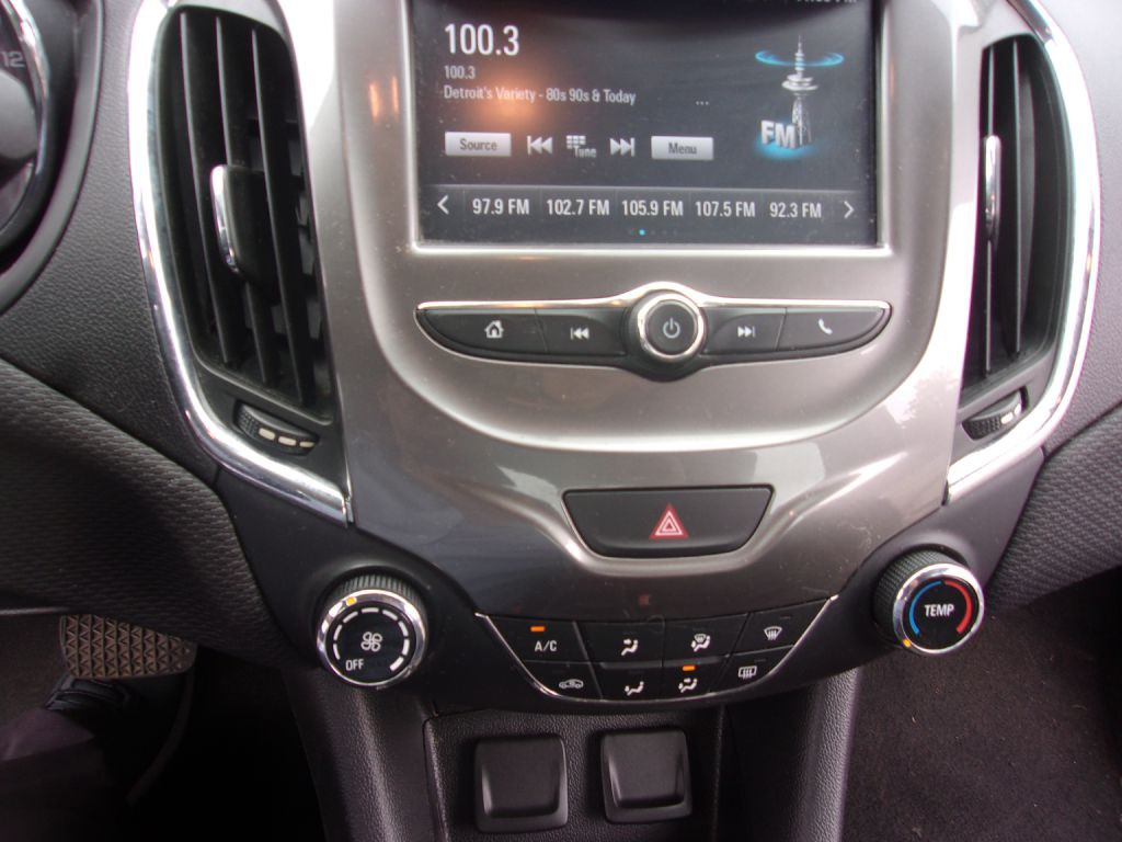 2017 Chevrolet Cruze Image 14