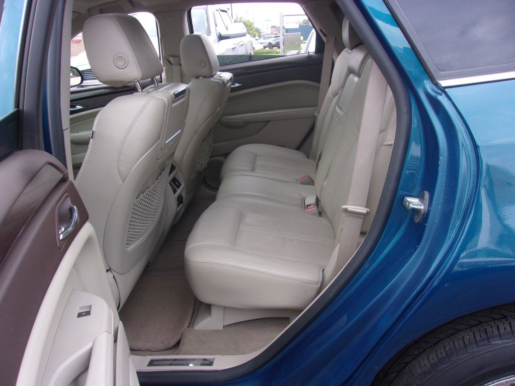 2010 Cadillac SRX Image 10