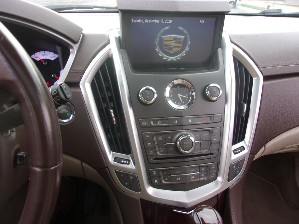 2010 Cadillac SRX Image 14