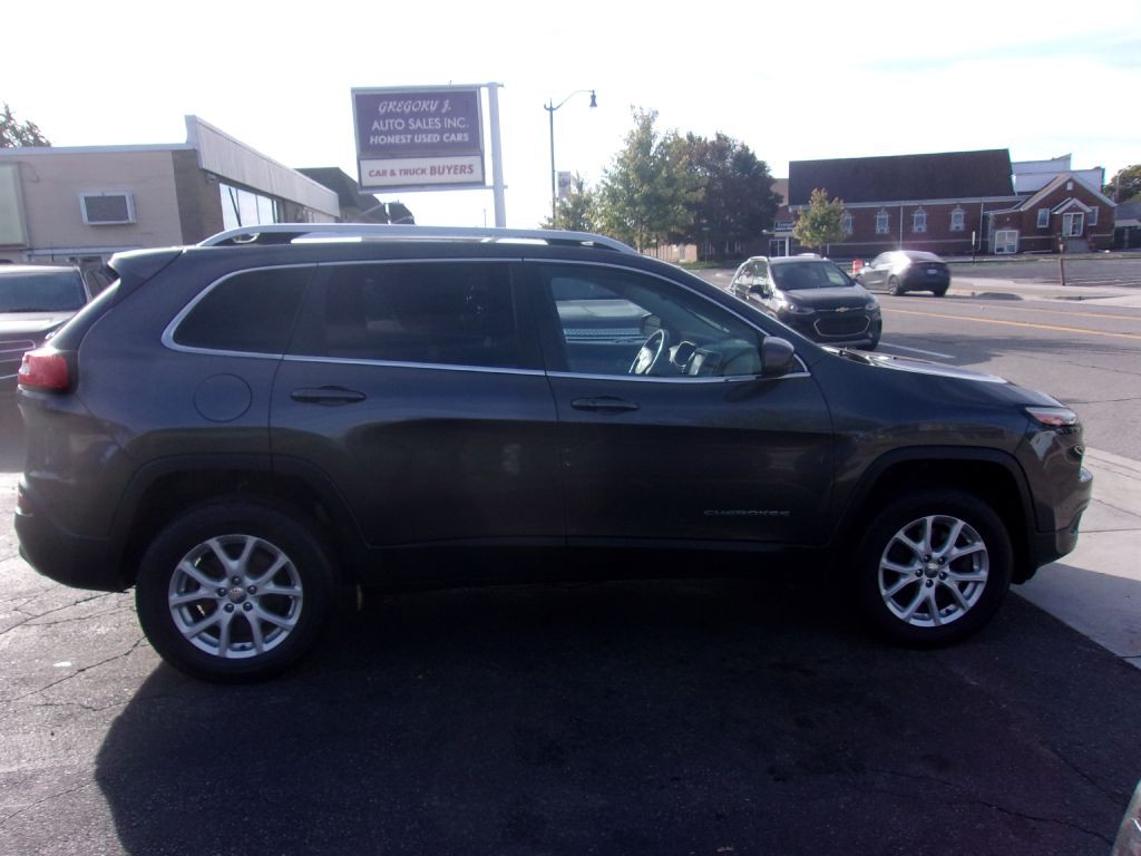 2016 Jeep Cherokee Image 2