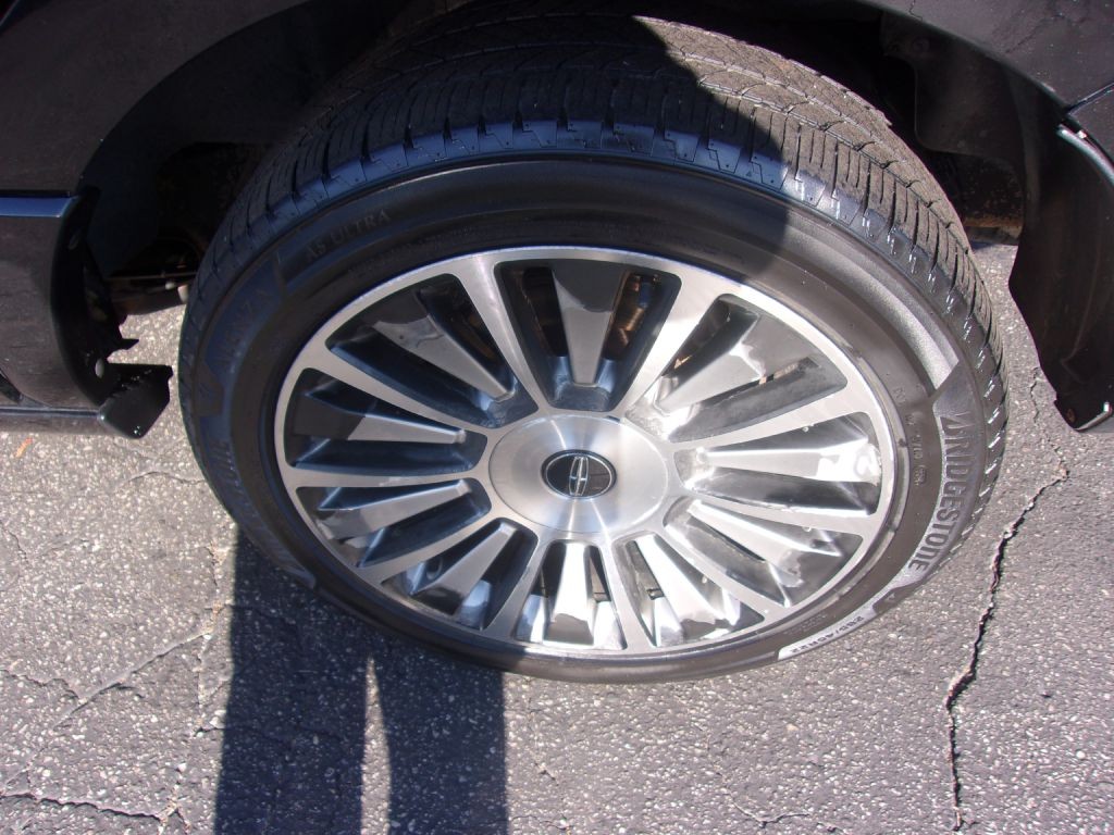 2015 Lincoln Navigator Image 18