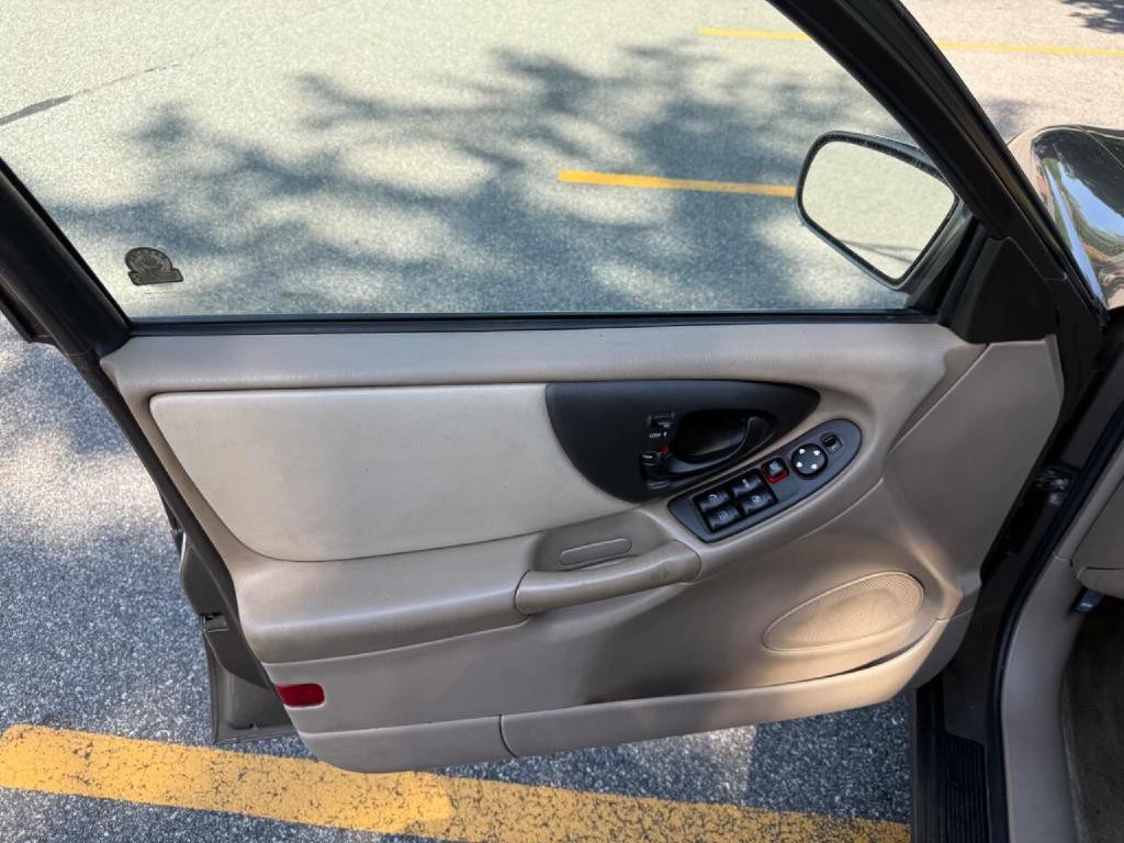 2002 Chevrolet Malibu Image 10