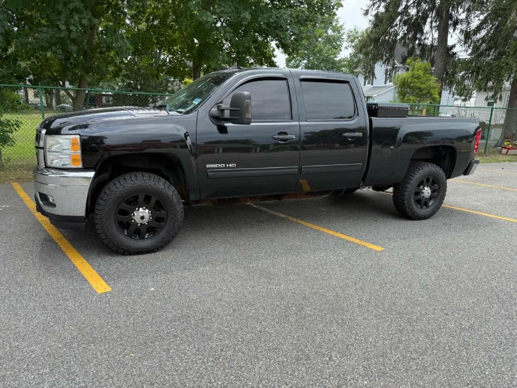 2011 Chevrolet Silverado 1500 Image 2