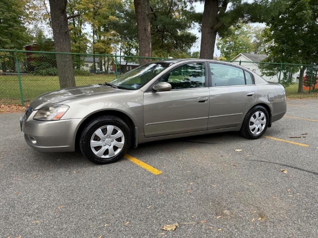 2005 Nissan Altima Image 1