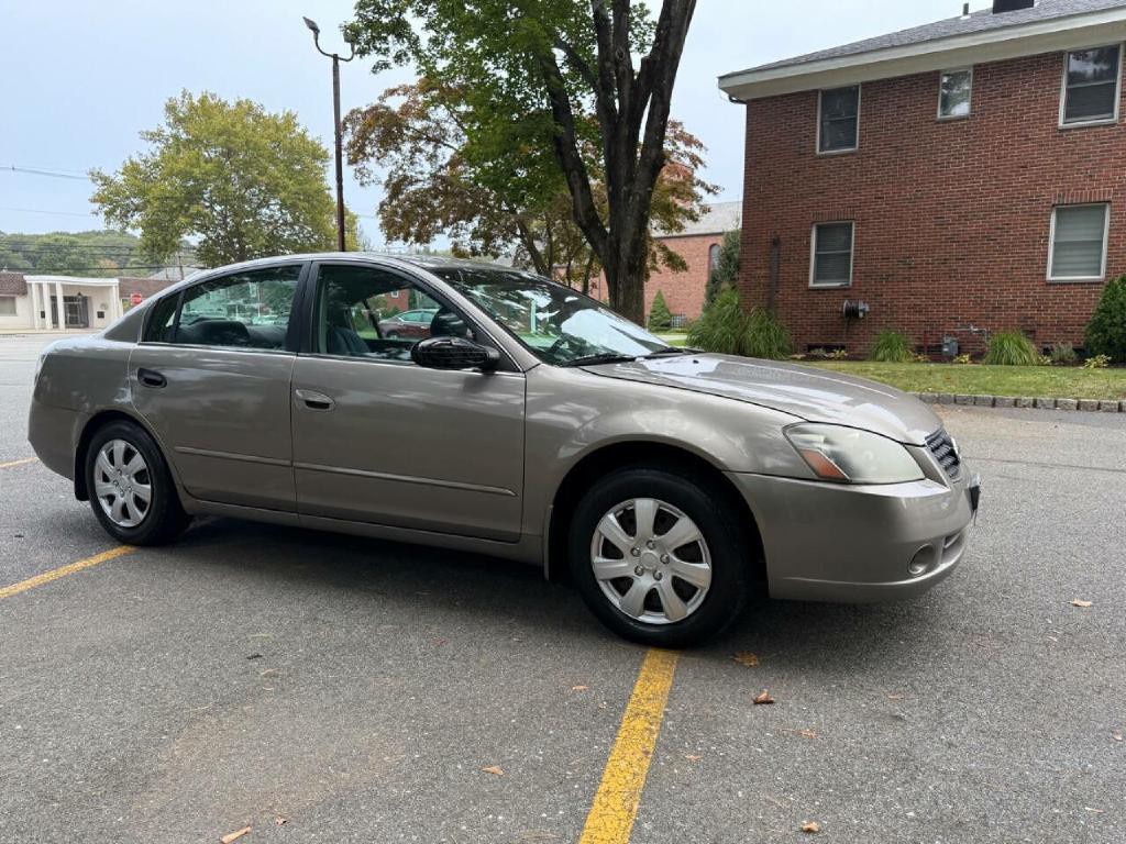 2005 Nissan Altima Image 2