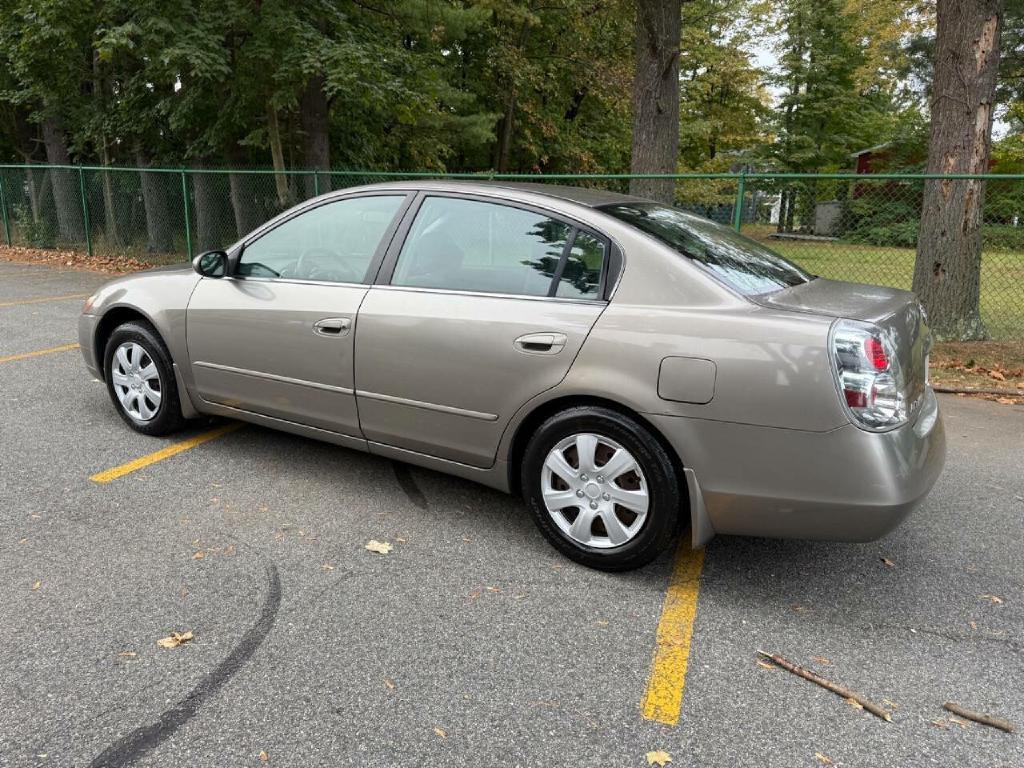 2005 Nissan Altima Image 4