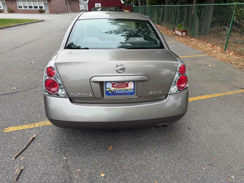 2005 Nissan Altima Image 6