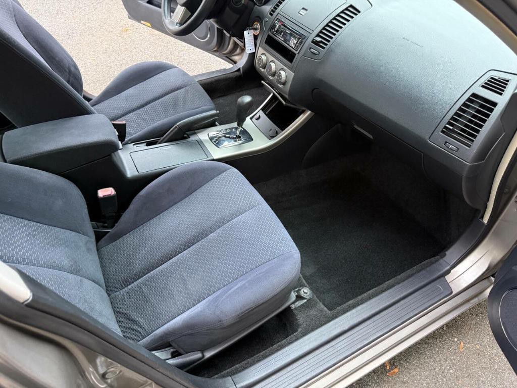 2005 Nissan Altima Image 11