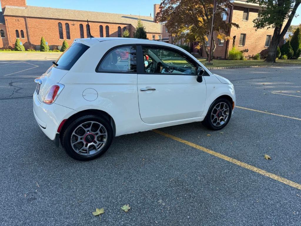 2012 FIAT 500 Image 6