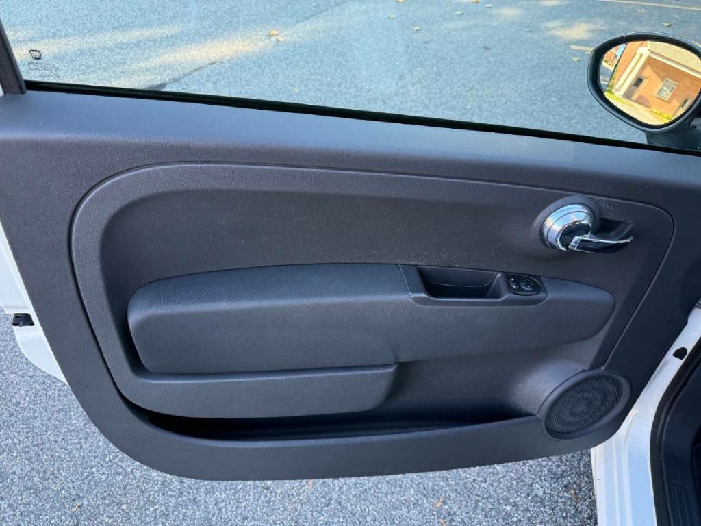 2012 FIAT 500 Image 9