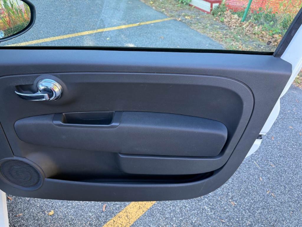 2012 FIAT 500 Image 12