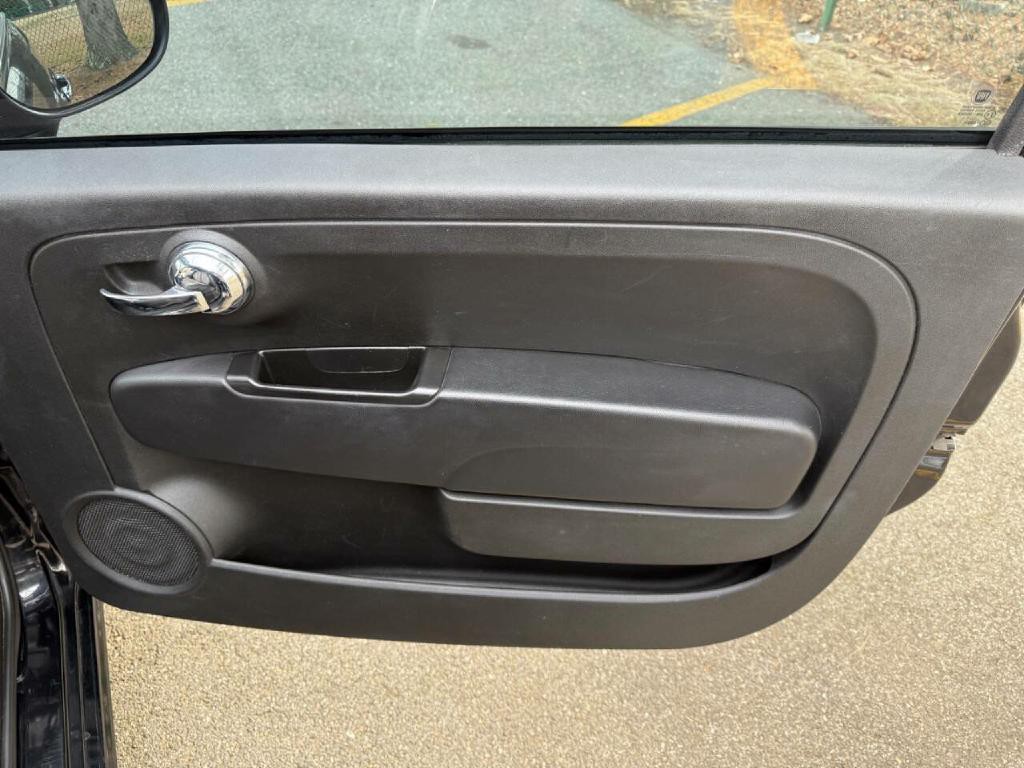 2012 FIAT 500 Image 11