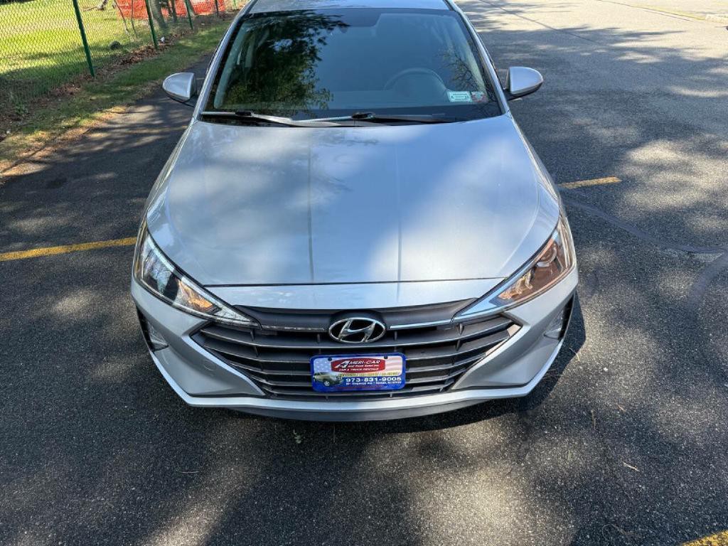 2020 Hyundai Elantra Image 3