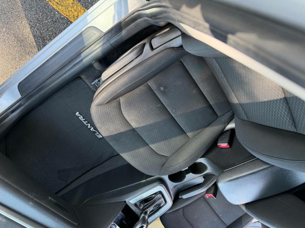 2020 Hyundai Elantra Image 11