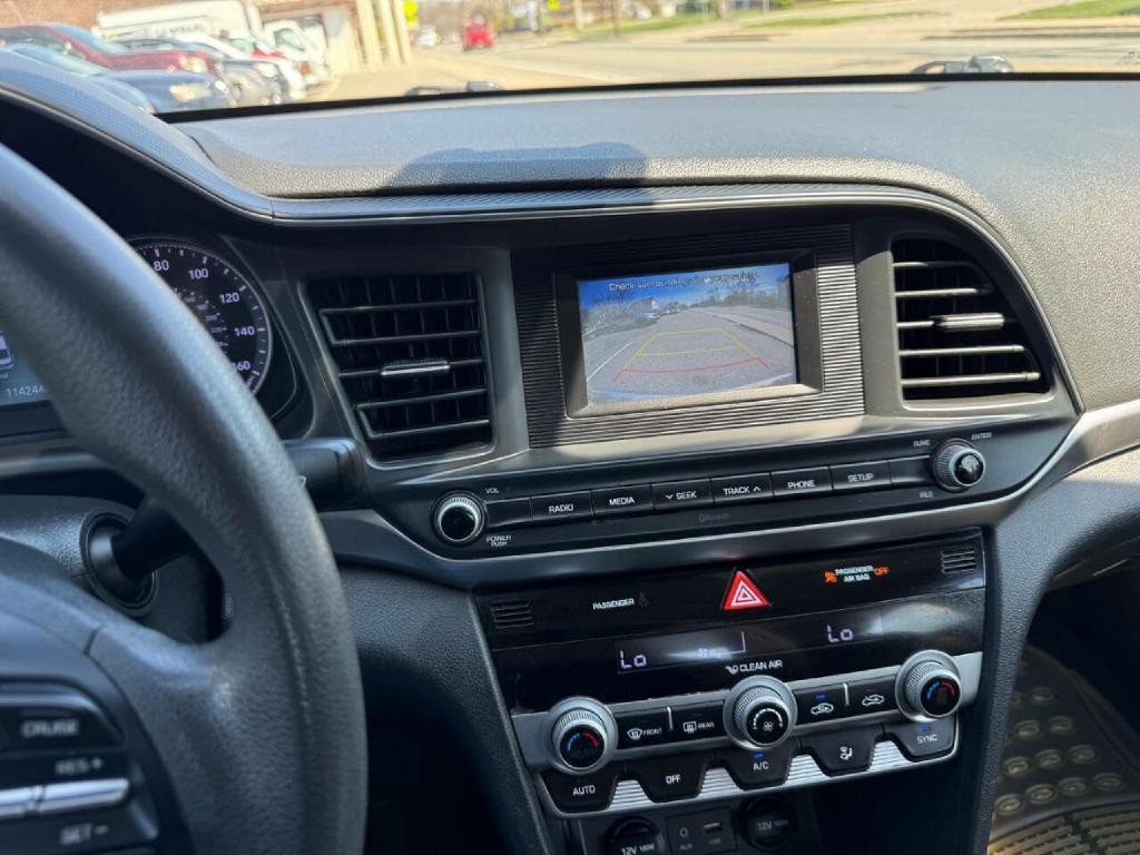 2020 Hyundai Elantra Image 15