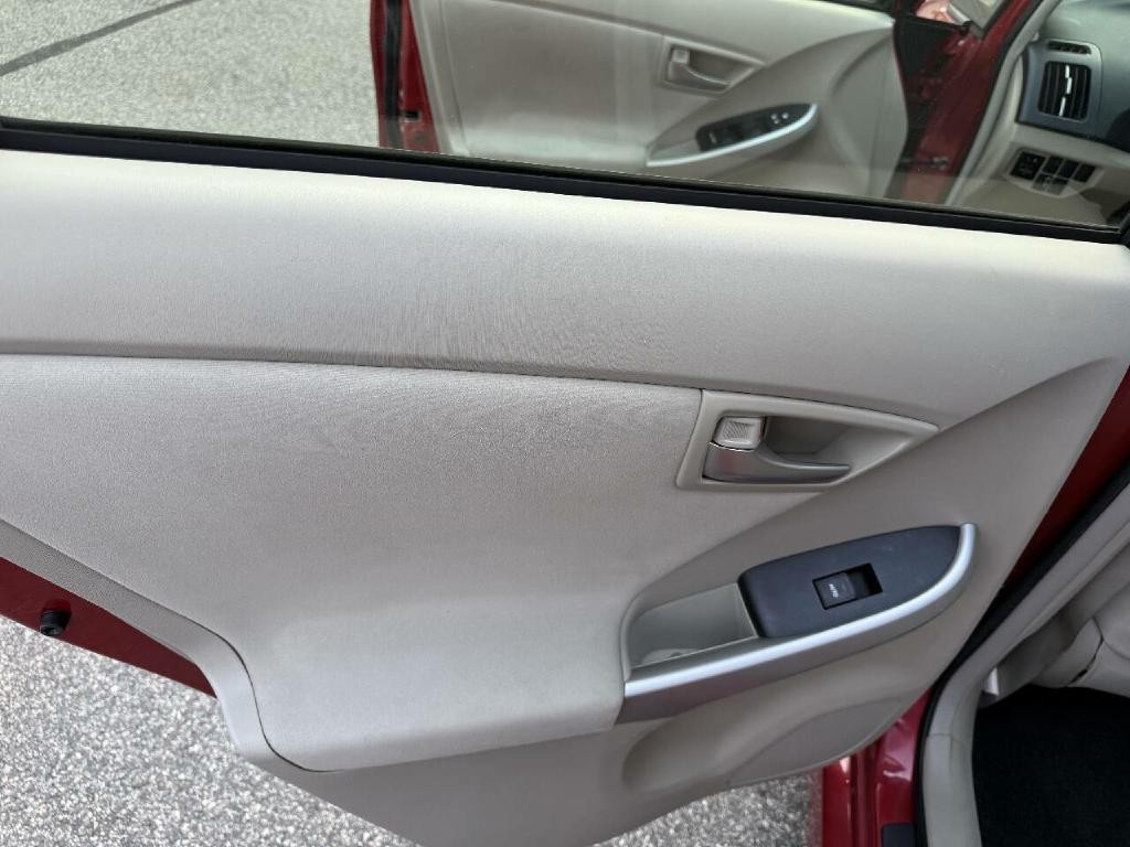2012 Toyota Prius Image 11