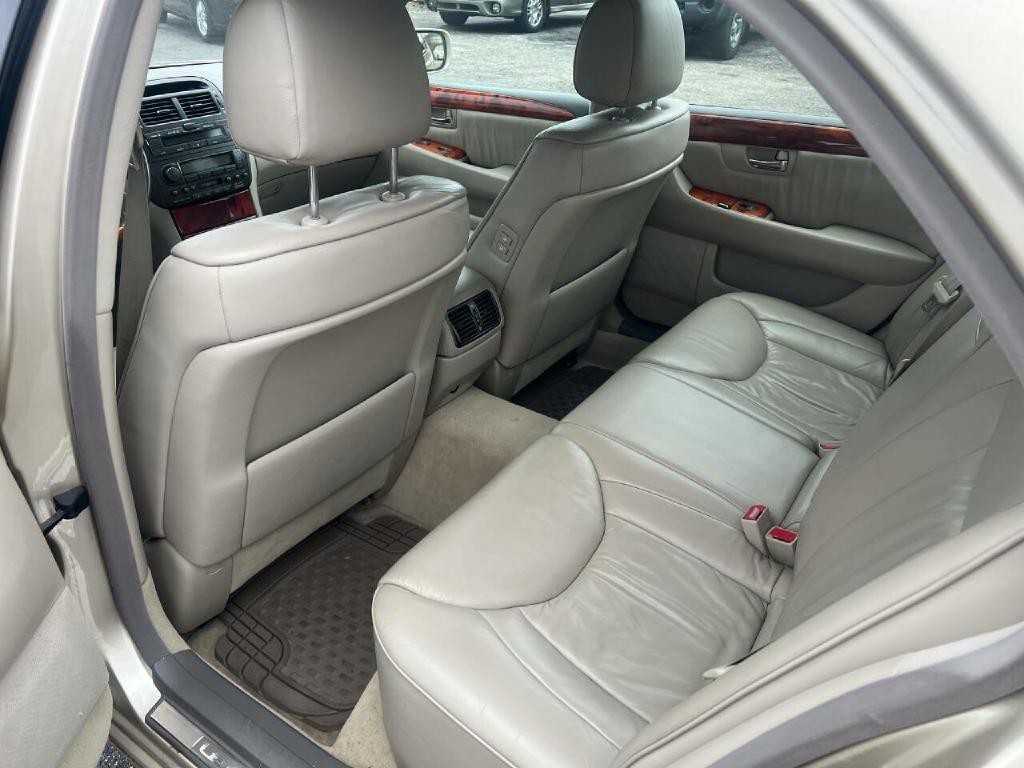2002 Lexus LS 430 Image 8