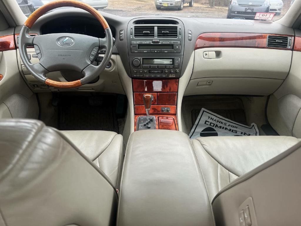 2002 Lexus LS 430 Image 9