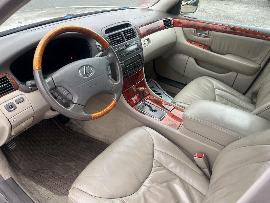 2002 Lexus LS 430 Image 12