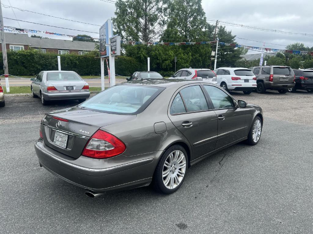 2008 Mercedes-Benz E-Class Image 4