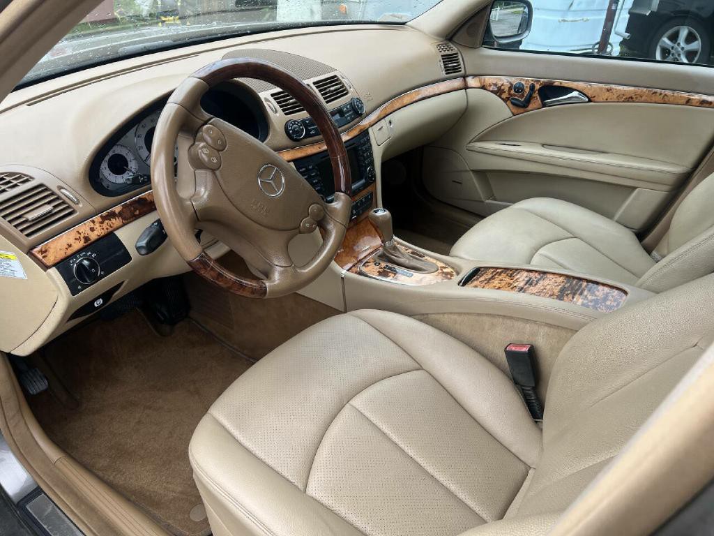 2008 Mercedes-Benz E-Class Image 9