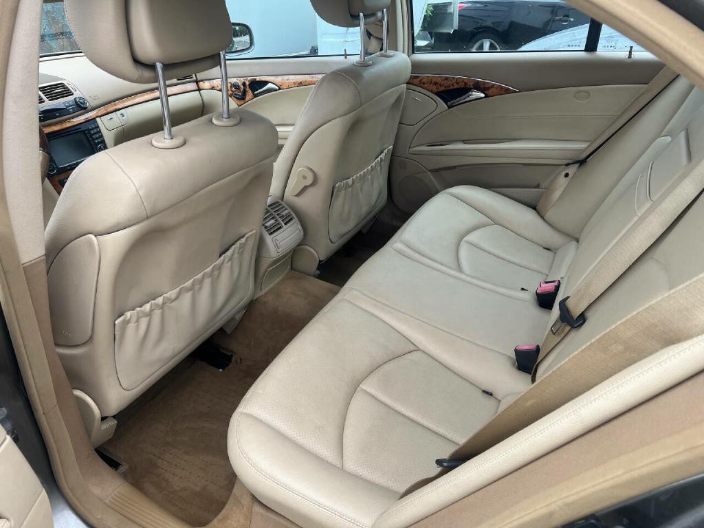 2008 Mercedes-Benz E-Class Image 12