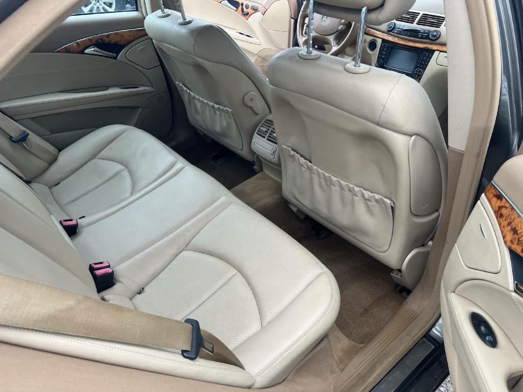 2008 Mercedes-Benz E-Class Image 18