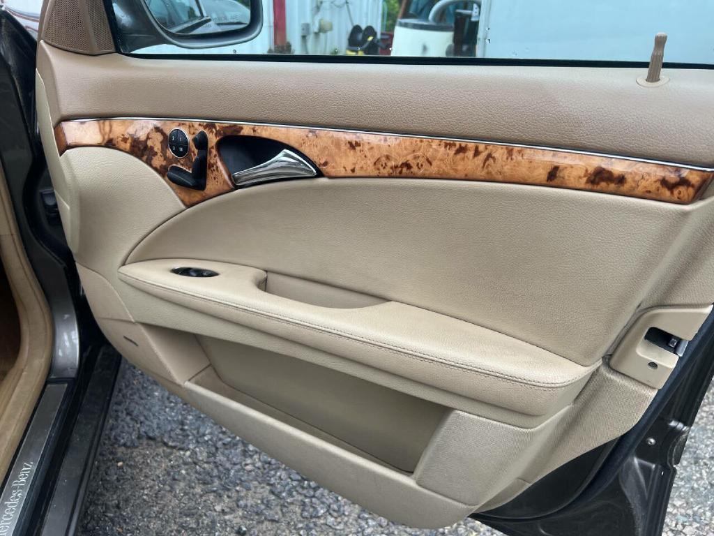 2008 Mercedes-Benz E-Class Image 19
