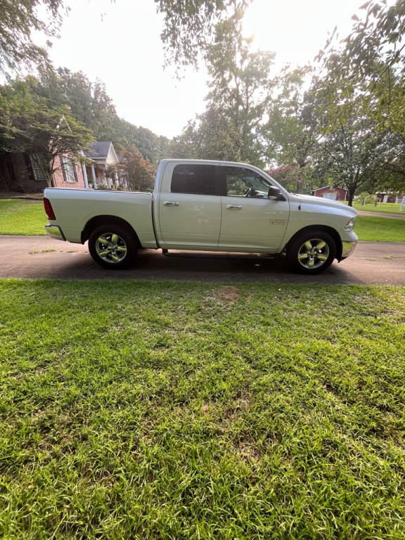 2016 RAM 1500 Image 3