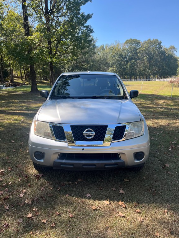 2015 Nissan Frontier Image 1