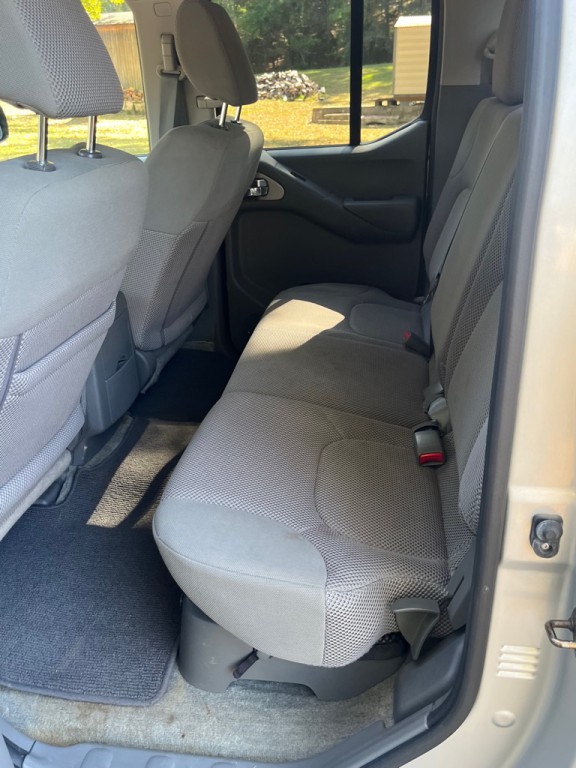 2015 Nissan Frontier Image 6