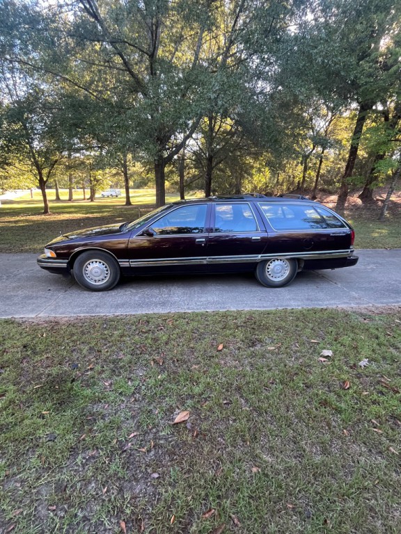 1996 Buick Roadmaster Image 2
