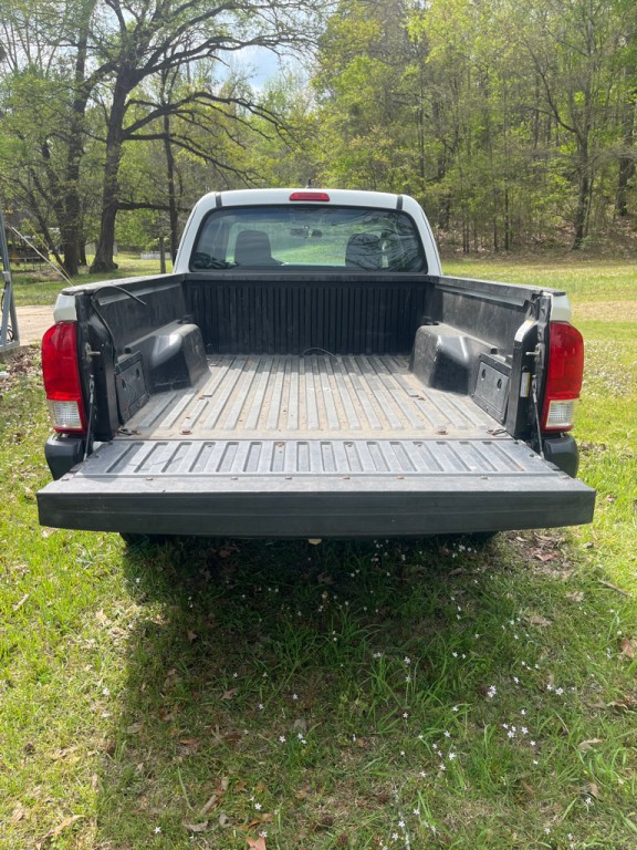2016 Toyota Tacoma Image 5