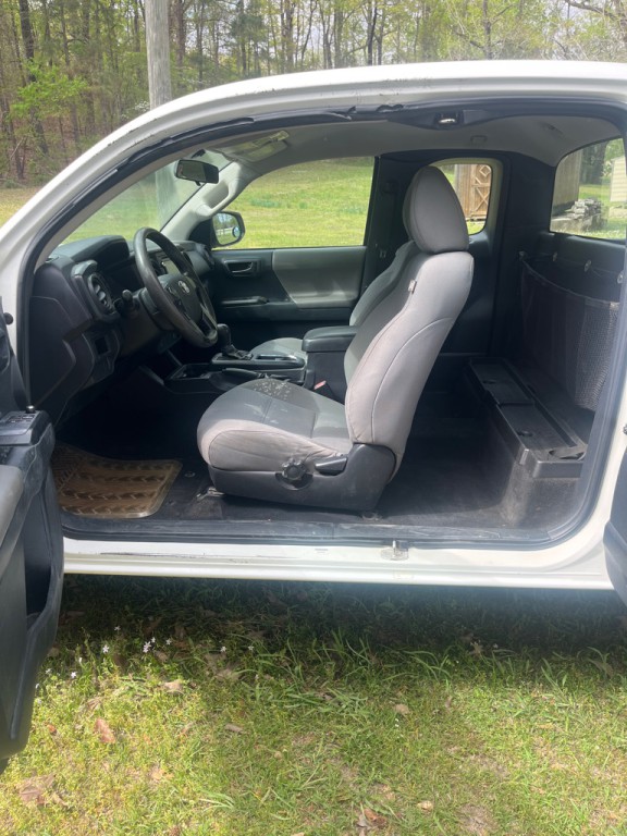 2016 Toyota Tacoma Image 6