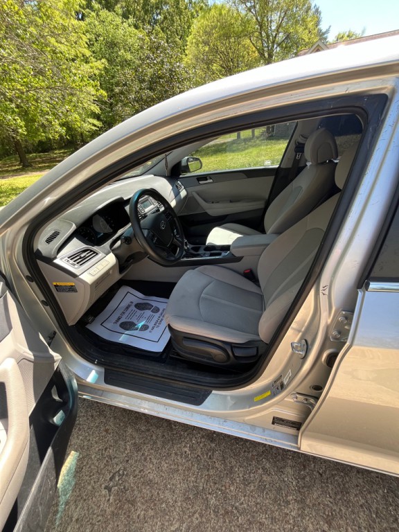 2017 Hyundai Sonata Image 5