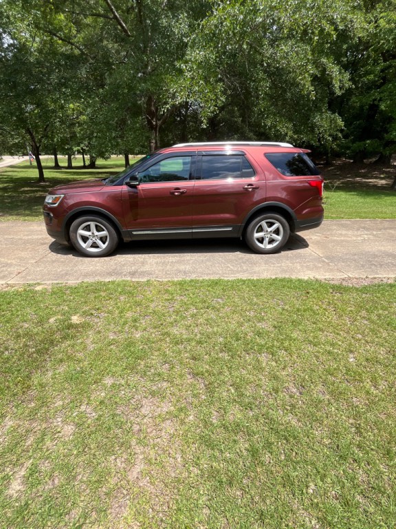 2018 Ford Explorer Image 2