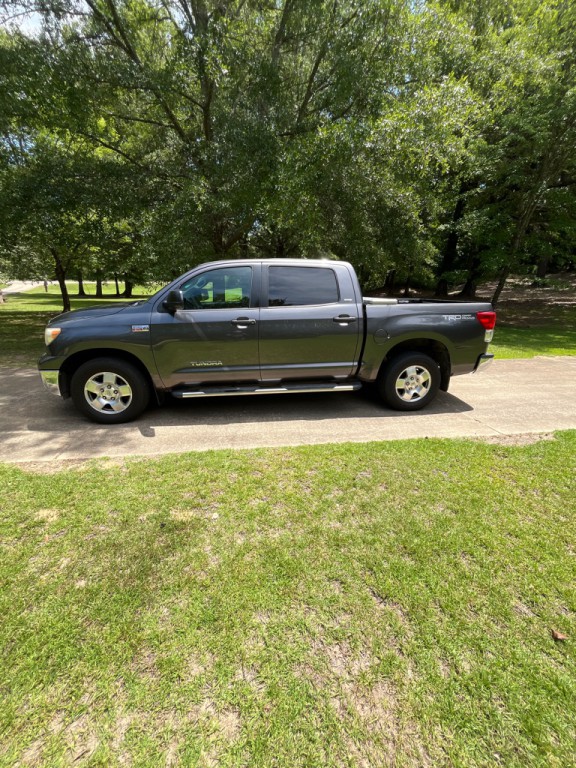 2011 Toyota Tundra Image 2