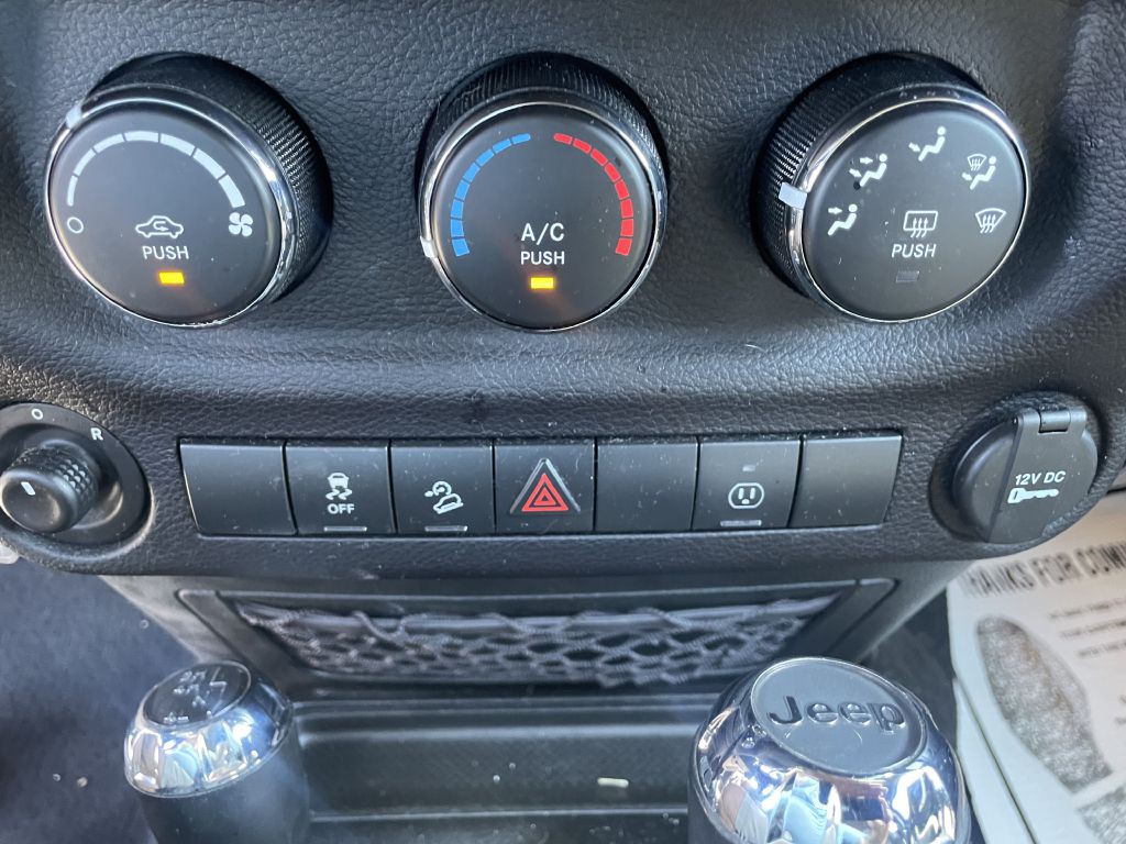 2016 Jeep Wrangler Image 19