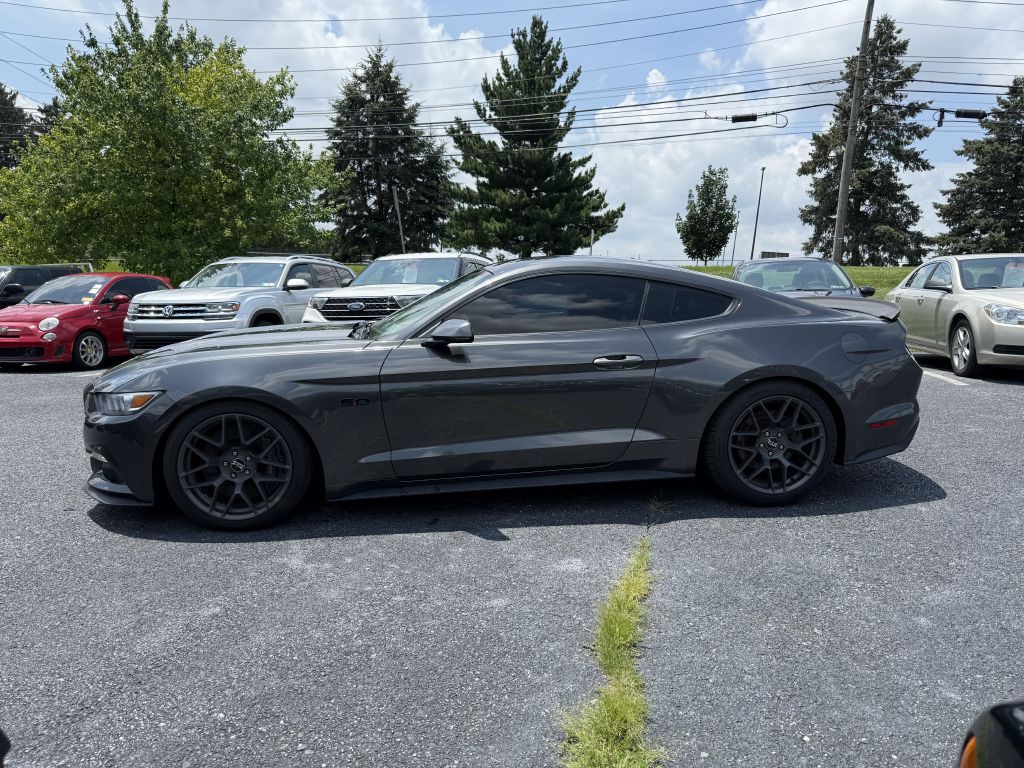 2017 Ford Mustang Image 2