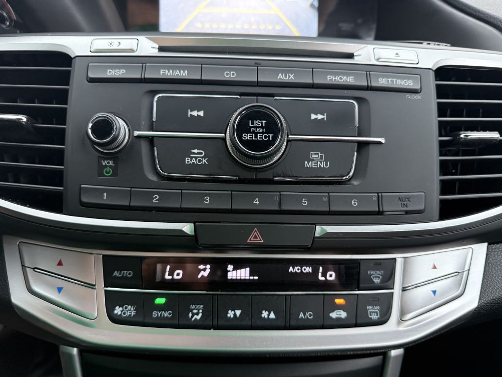 2015 Honda Accord Image 18