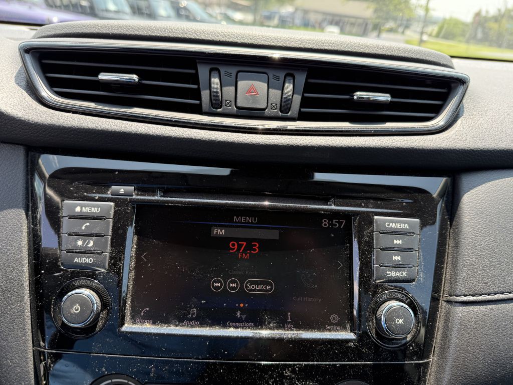 2020 Nissan Rogue Image 18
