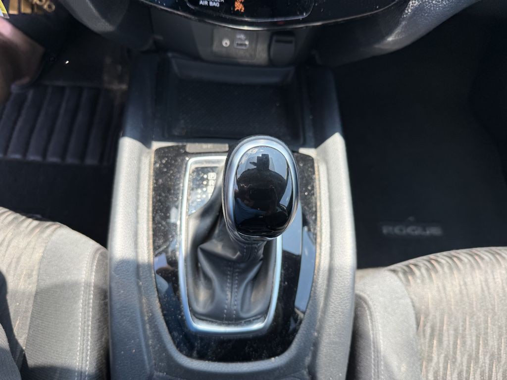 2020 Nissan Rogue Image 21