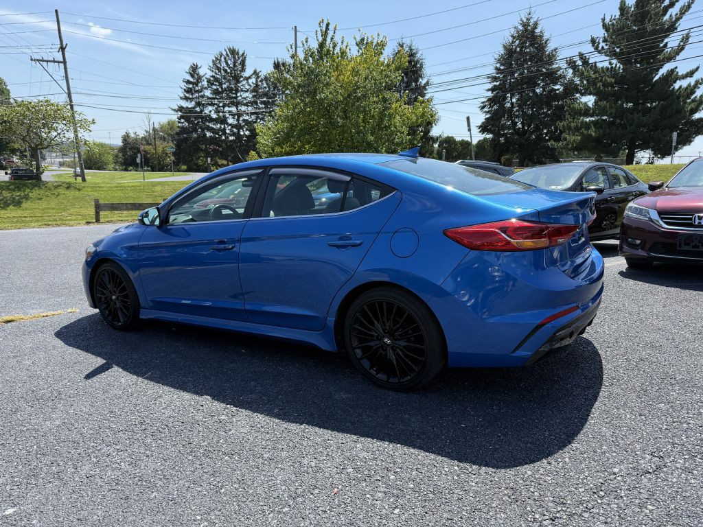 2017 Hyundai Elantra Image 3