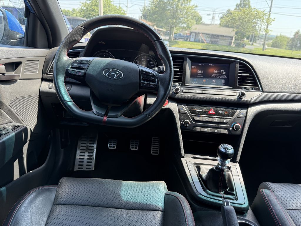 2017 Hyundai Elantra Image 15