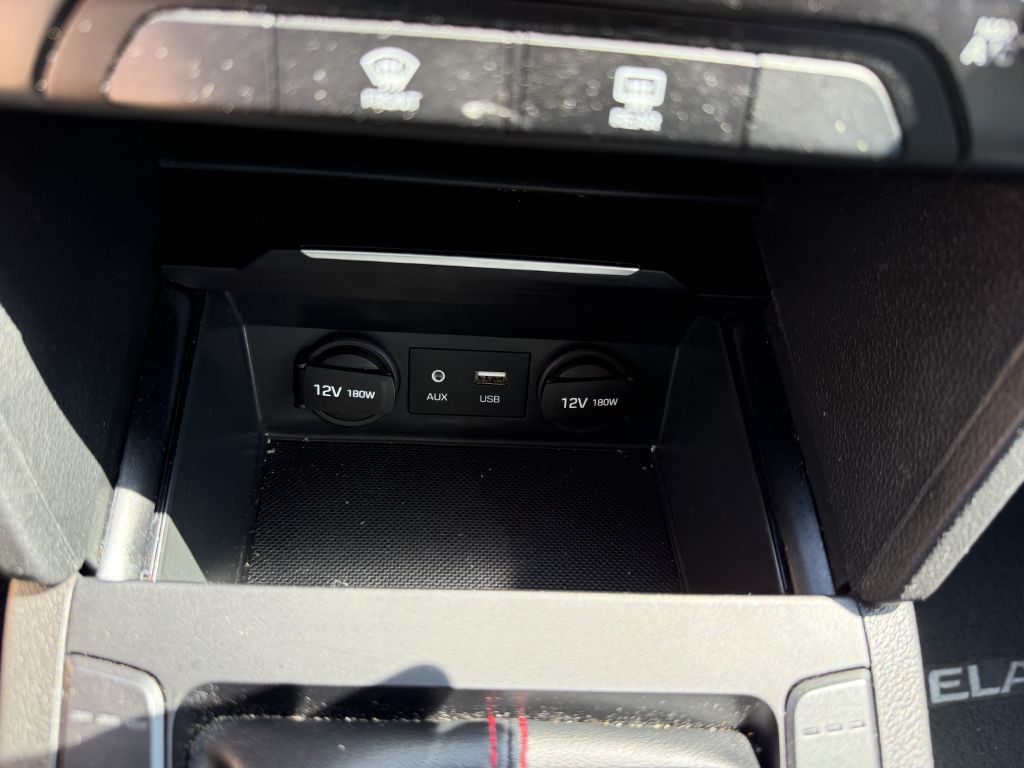 2017 Hyundai Elantra Image 20