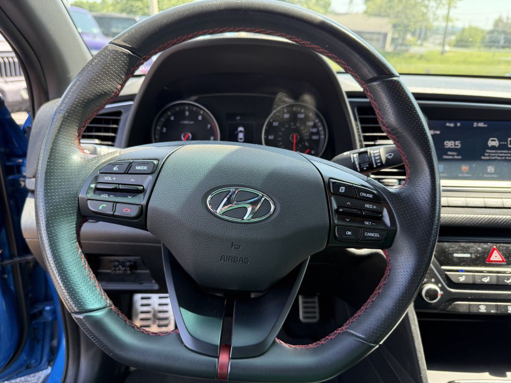2017 Hyundai Elantra Image 24