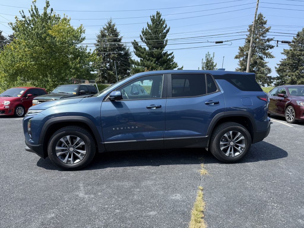 2025 Chevrolet Equinox Image 2