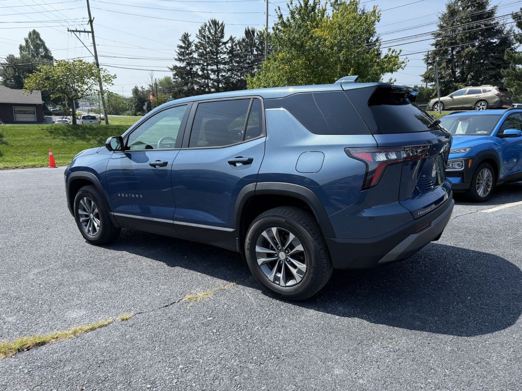 2025 Chevrolet Equinox Image 3