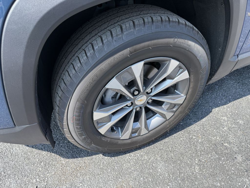 2025 Chevrolet Equinox Image 10